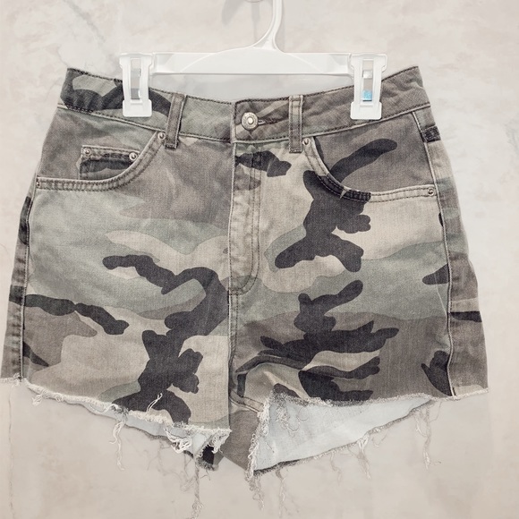 Topshop Pants - high waisted camo mom jean shorts